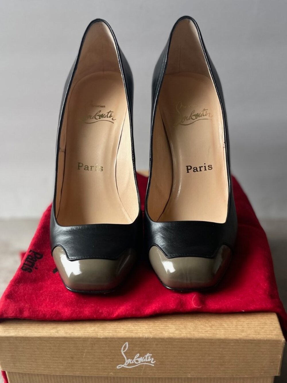 Christian Louboutin Lady Grant Black/Grey Cap-Toe Pumps EU 39